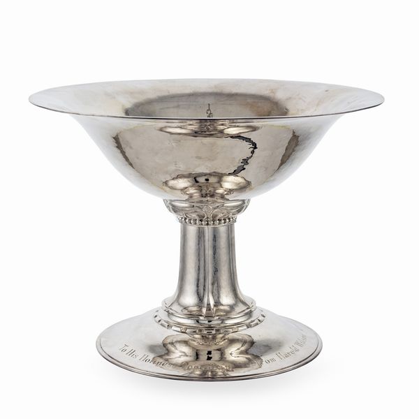 Coppa centrotavola in argento  - Asta Argenti e L'Arte della tavola - Associazione Nazionale - Case d'Asta italiane