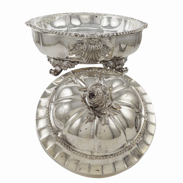 Set di quattro legumiere in argento  - Asta Argenti e L'Arte della tavola - Associazione Nazionale - Case d'Asta italiane