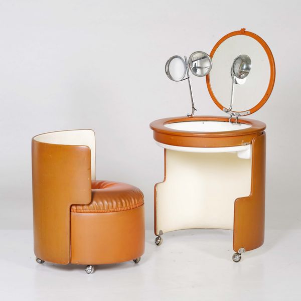 Massoni  Luigi : Toilette e poltrona mod. Dilly Dally  - Asta Design - Associazione Nazionale - Case d'Asta italiane