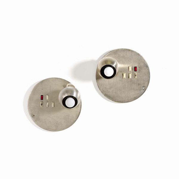 REGGIANI : Coppia di lampade a parete orientabili  - Asta Design - Associazione Nazionale - Case d'Asta italiane