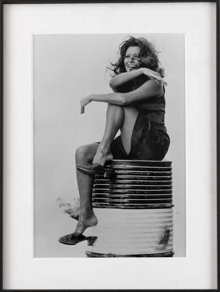 TAZIO SECCHIAROLI : Sophia Loren in una pausa di Bianco, rosso e..., Almeria, Spagna  - Asta Fotografia e multipli d'artista - Associazione Nazionale - Case d'Asta italiane