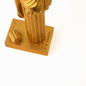 Giorgio de Chirico : Musa con colonna spezzata  - Asta Fotografia e multipli d'artista - Associazione Nazionale - Case d'Asta italiane