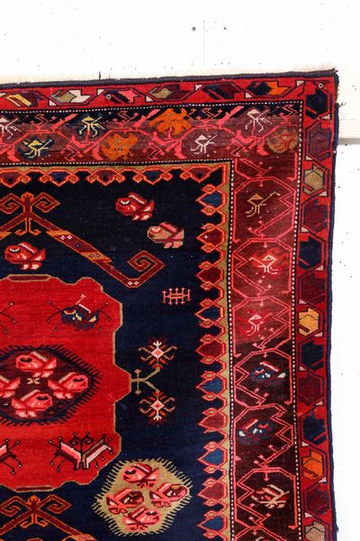 Tappeto Shirvan, Caucaso inizio XX secolo  - Asta Tappeti Antichi - Associazione Nazionale - Case d'Asta italiane