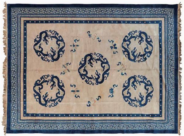 Grande tappeto Cina fine XIX inizio XX secolo  - Asta Tappeti Antichi - Associazione Nazionale - Case d'Asta italiane