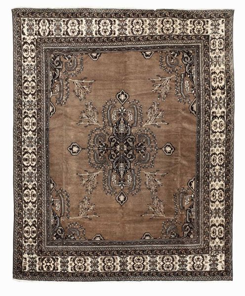 Tappeto Ferdos, Persia XX secolo  - Asta Tappeti Antichi - Associazione Nazionale - Case d'Asta italiane