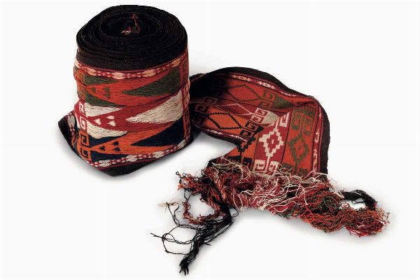 Yolami Uzbekistan, inizio XX secolo  - Asta Tappeti Antichi - Associazione Nazionale - Case d'Asta italiane