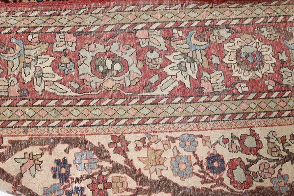 Tappeto Tabriz, Persia met� XX secolo  - Asta Tappeti Antichi - Associazione Nazionale - Case d'Asta italiane