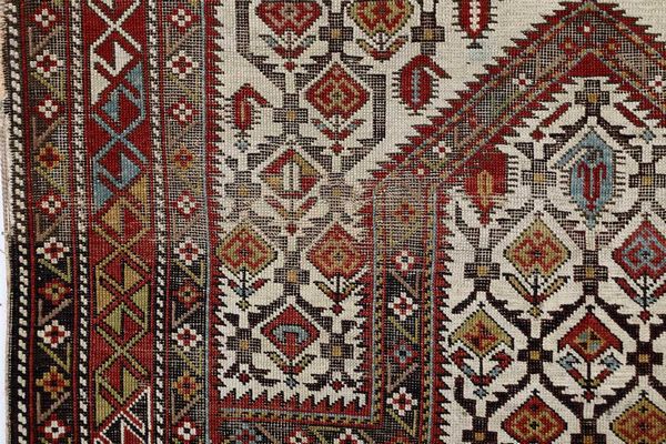 Tappeto Shirvan Daghestan, Caucaso fine XIX secolo  - Asta Tappeti Antichi - Associazione Nazionale - Case d'Asta italiane