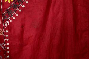 Suzani Turkestan occidentale, inizio XX secolo  - Asta Tappeti Antichi - Associazione Nazionale - Case d'Asta italiane