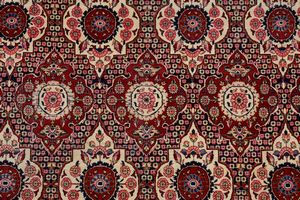 Elegante tappeto Kashan Dabir, Persia fine XIX inizio XX secolo  - Asta Tappeti Antichi - Associazione Nazionale - Case d'Asta italiane