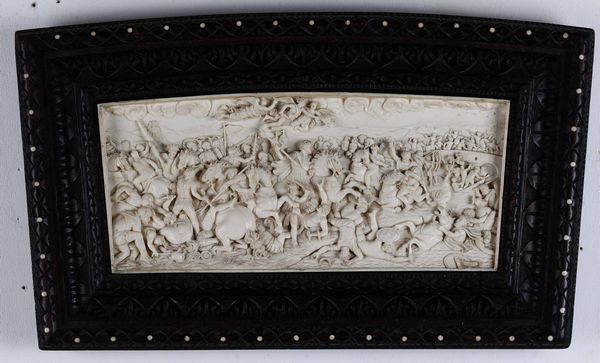 La battaglia di ponte Milvio. Avorio scolpito, entro cornice in legno ebanizzato. Bottega francese o tedesca del XIX secolo  - Asta Scultura e Oggetti d'Arte - Associazione Nazionale - Case d'Asta italiane