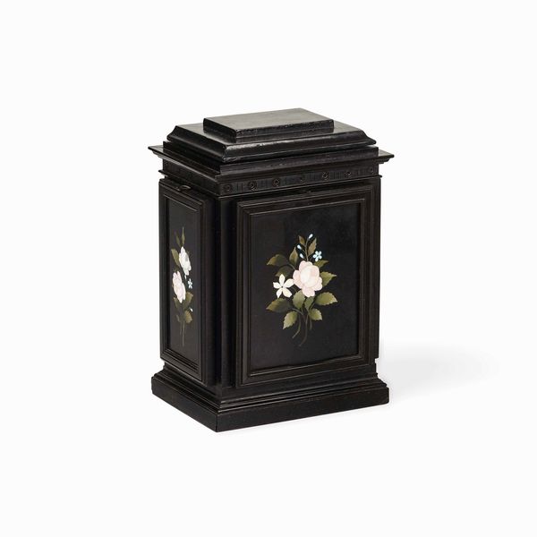 Scatolaporta sigarette. Ebano ed altre essenze lignee. Manifattura fiorentina dell�ultimo quarto del XIX secolo  - Asta Scultura e Oggetti d'Arte - Associazione Nazionale - Case d'Asta italiane