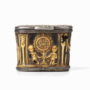 Pisside (?). Scatola in metallo con applicazioni in osso intagliato e traforato di epoca antecedente. Arte del XVII-XIX secolo  - Asta Scultura e Oggetti d'Arte - Associazione Nazionale - Case d'Asta italiane