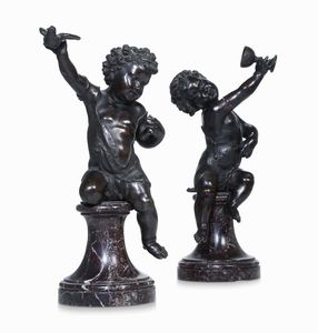 Coppia di putti festanti. Bronzo fuso e cesellato e patinato. Fonditore d�oltralpe del XVIII secolo  - Asta Scultura e Oggetti d'Arte - Associazione Nazionale - Case d'Asta italiane