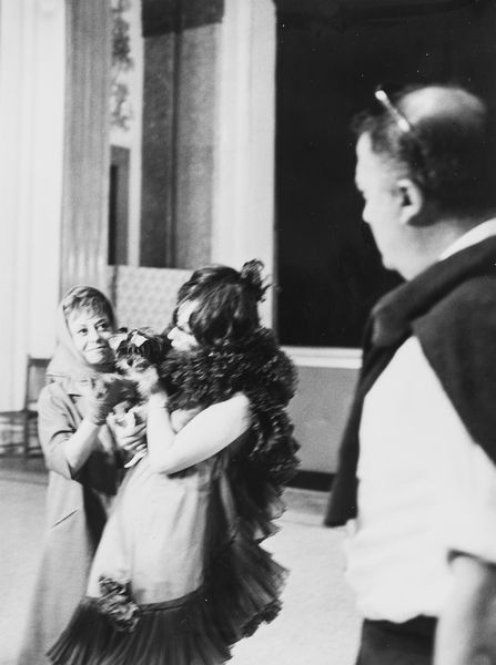 Anonimo : Valentina Cortese e Giulietta Masina in Giulietta degli Spiriti  - Asta Fotografia  - Associazione Nazionale - Case d'Asta italiane
