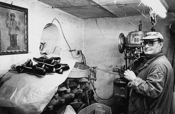 Walter Battistessa : Napoli, artigiano  - Asta Fotografia  - Associazione Nazionale - Case d'Asta italiane