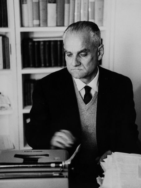 Mario Dondero : Alberto Moravia  - Asta Fotografia  - Associazione Nazionale - Case d'Asta italiane