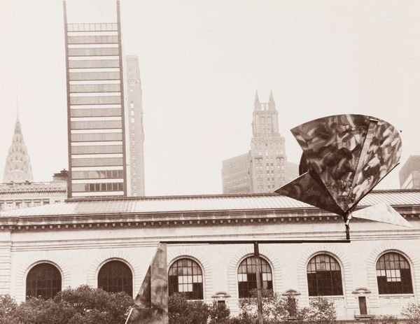 Silvia Fubini : Two conical segments, Gyratory Gyratory II, New York  - Asta Fotografia  - Associazione Nazionale - Case d'Asta italiane