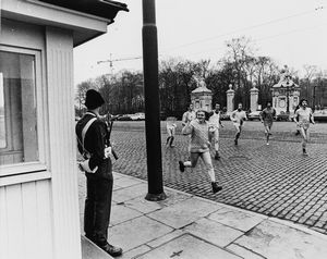 Anonimo - Bruxelles, contestazione