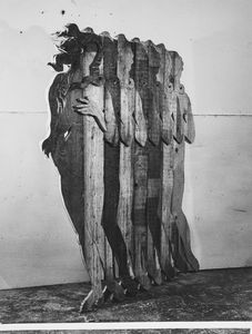 Anonimo : Mario Ceroli, La Miss  - Asta Fotografia  - Associazione Nazionale - Case d'Asta italiane