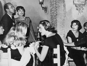 Angelo Frontoni : Anita Ekberg, Rugantino, Roma  - Asta Fotografia  - Associazione Nazionale - Case d'Asta italiane