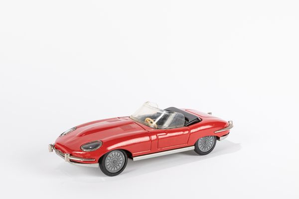 Auto modello Jaguar E scoperta  - Asta Giocattoli - Associazione Nazionale - Case d'Asta italiane