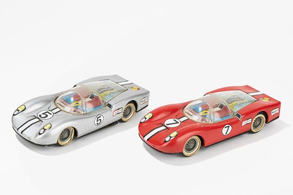 Marchesini Bologna : 2 auto modello Porsche N. 7 rossa e Porsche N. 5 Grigia  - Asta Giocattoli - Associazione Nazionale - Case d'Asta italiane