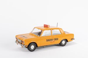 Pocher : Auto modello Fiat 125 Radio Taxi  - Asta Giocattoli - Associazione Nazionale - Case d'Asta italiane