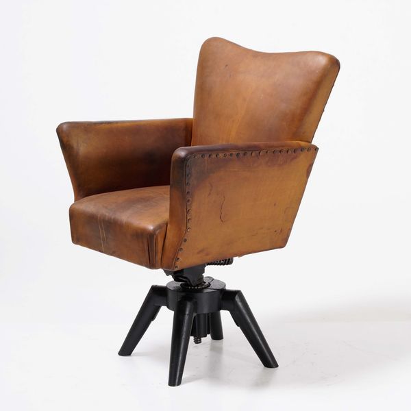 Poltrona girevole  - Asta Design Lab - Associazione Nazionale - Case d'Asta italiane