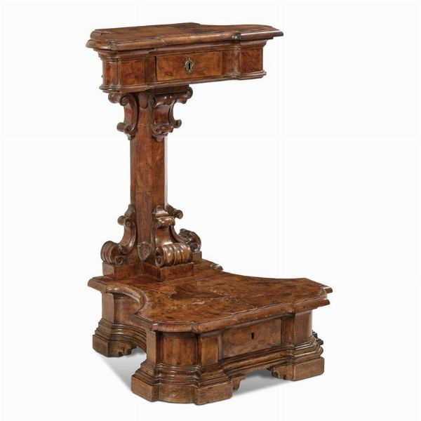 INGINOCCHIATOIO, ROMA, FINE SECOLO XVII  - Asta Mobili, oggetti d'arte e sculture da collezioni private  - Associazione Nazionale - Case d'Asta italiane