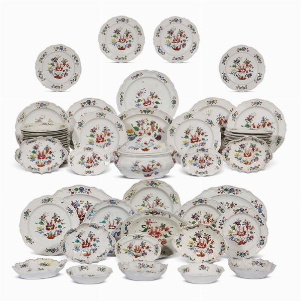 ASSORTIMENTO DA TAVOLA, DOCCIA, MANIFATTURA GINORI, SECONDA METÀ SECOLO XVIII  - Asta Mobili, oggetti d'arte e sculture da collezioni private  - Associazione Nazionale - Case d'Asta italiane