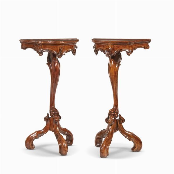 DUE GUERIDON IN STILE VENEZIANO DEL SECOLO XVIII  - Asta Mobili, oggetti d'arte e sculture da collezioni private  - Associazione Nazionale - Case d'Asta italiane