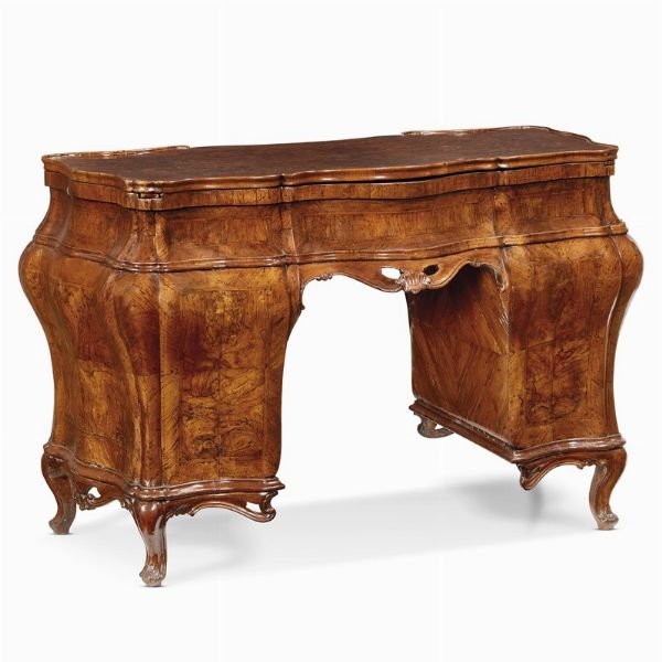 SCRIVANIA DA CENTRO, VENEZIA, MET SECOLO XVIII  - Asta Mobili, oggetti d'arte e sculture da collezioni private  - Associazione Nazionale - Case d'Asta italiane