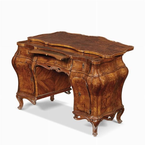 SCRIVANIA DA CENTRO, VENEZIA, MET SECOLO XVIII  - Asta Mobili, oggetti d'arte e sculture da collezioni private  - Associazione Nazionale - Case d'Asta italiane