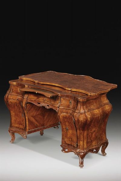 SCRIVANIA DA CENTRO, VENEZIA, MET SECOLO XVIII  - Asta Mobili, oggetti d'arte e sculture da collezioni private  - Associazione Nazionale - Case d'Asta italiane