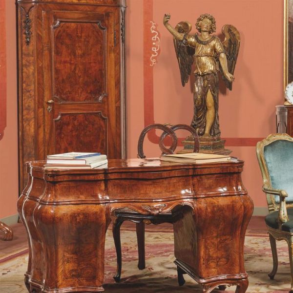 SCRIVANIA DA CENTRO, VENEZIA, MET SECOLO XVIII  - Asta Mobili, oggetti d'arte e sculture da collezioni private  - Associazione Nazionale - Case d'Asta italiane