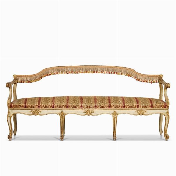 COPPIA DI DIVANI DA INGRESSO, ITALIA SETTENTRIONALE, SECOLO XVIII  - Asta Mobili, oggetti d'arte e sculture da collezioni private  - Associazione Nazionale - Case d'Asta italiane