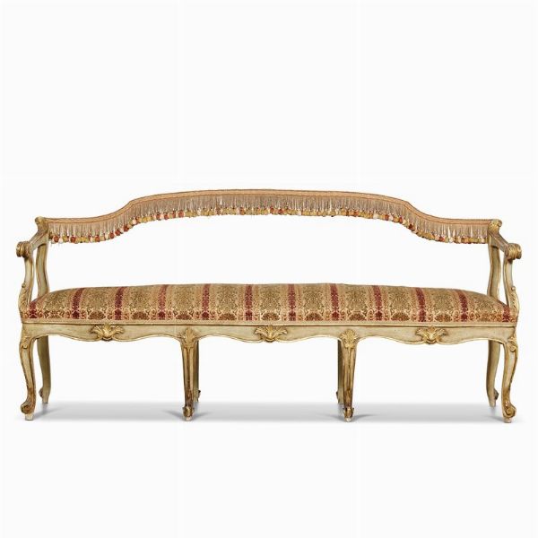 COPPIA DI DIVANI DA INGRESSO, ITALIA SETTENTRIONALE, SECOLO XVIII  - Asta Mobili, oggetti d'arte e sculture da collezioni private  - Associazione Nazionale - Case d'Asta italiane