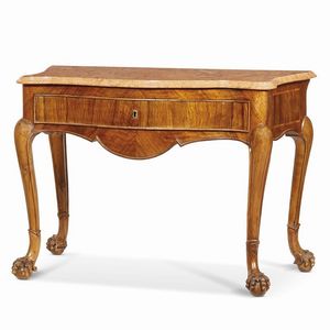 COPPIA DI CONSOLES, NAPOLI, SECONDA MET  À   SECOLO XVIII  - Asta Mobili, oggetti d'arte e sculture da collezioni private  - Associazione Nazionale - Case d'Asta italiane