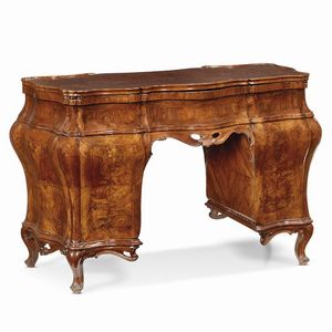 SCRIVANIA DA CENTRO, VENEZIA, MET SECOLO XVIII  - Asta Mobili, oggetti d'arte e sculture da collezioni private  - Associazione Nazionale - Case d'Asta italiane