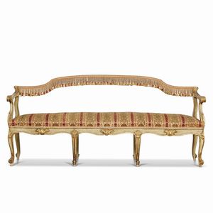 COPPIA DI DIVANI DA INGRESSO, ITALIA SETTENTRIONALE, SECOLO XVIII  - Asta Mobili, oggetti d'arte e sculture da collezioni private  - Associazione Nazionale - Case d'Asta italiane