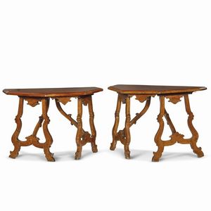 COPPIA DI TAVOLI A MURO, TOSCANA, FINE SECOLO XVII  - Asta Mobili, oggetti d'arte e sculture da collezioni private  - Associazione Nazionale - Case d'Asta italiane