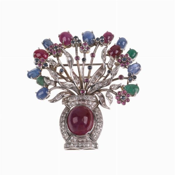 SPILLA A CESTO FIORITO CON PIETRE DI COLORE E DIAMANTI  - Asta Gioielli - Associazione Nazionale - Case d'Asta italiane