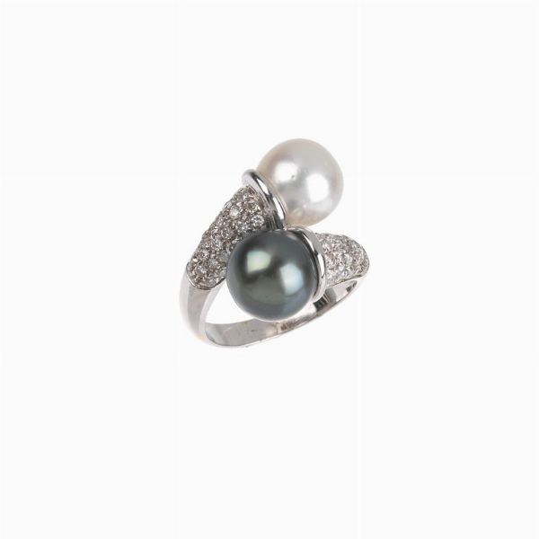 ANELLO CONTRARIE CON PERLE E DIAMANTI  - Asta Gioielli - Associazione Nazionale - Case d'Asta italiane