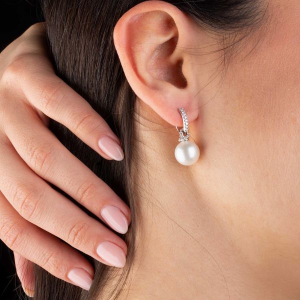 PAIO DI ORECCHINI CON PERLE PENDENTI E DIAMANTI  - Asta Gioielli - Associazione Nazionale - Case d'Asta italiane