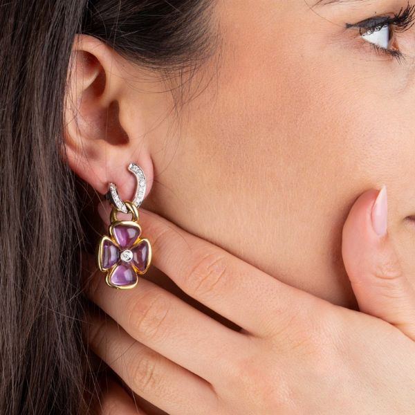 PAIO DI ORECCHINI PENDENTI CON AMETISTE E DIAMANTI  - Asta Gioielli - Associazione Nazionale - Case d'Asta italiane