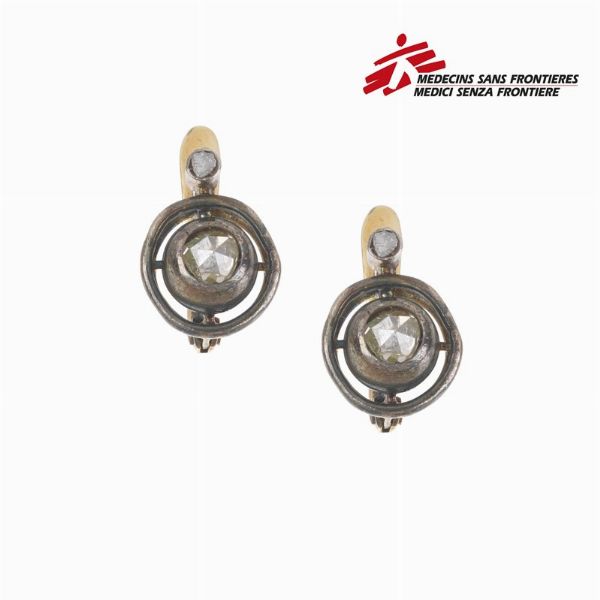 PAIO DI ORECCHINI CON DIAMANTI  - Asta Gioielli - Associazione Nazionale - Case d'Asta italiane