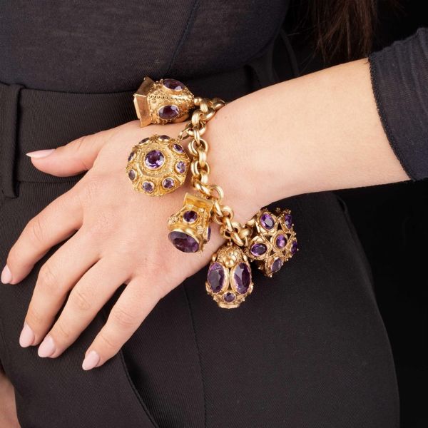 BRACCIALE A CATENA CON CHARMS  - Asta Gioielli - Associazione Nazionale - Case d'Asta italiane