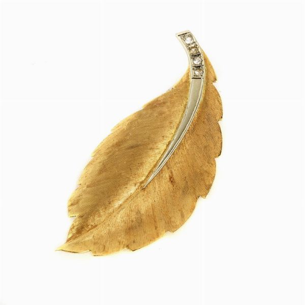 SPILLA A FORMA DI FOGLIA  - Asta Gioielli - Associazione Nazionale - Case d'Asta italiane
