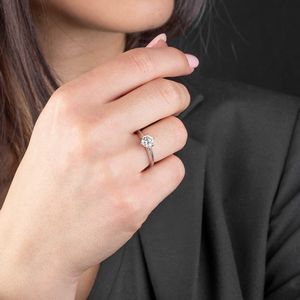 ANELLO SOLITARIO  - Asta Gioielli - Associazione Nazionale - Case d'Asta italiane